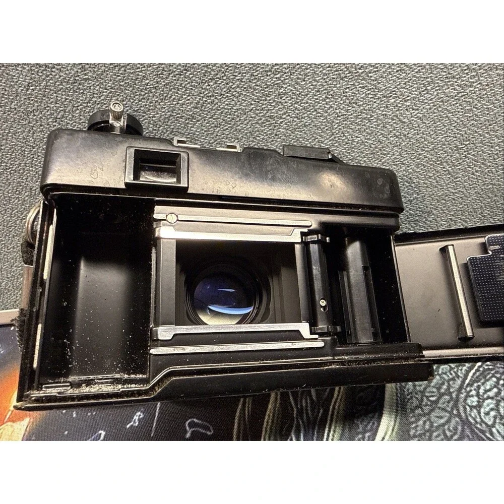Vivitar 35ES Rangefinder 40mm f1.7 35mm film Camera Untested